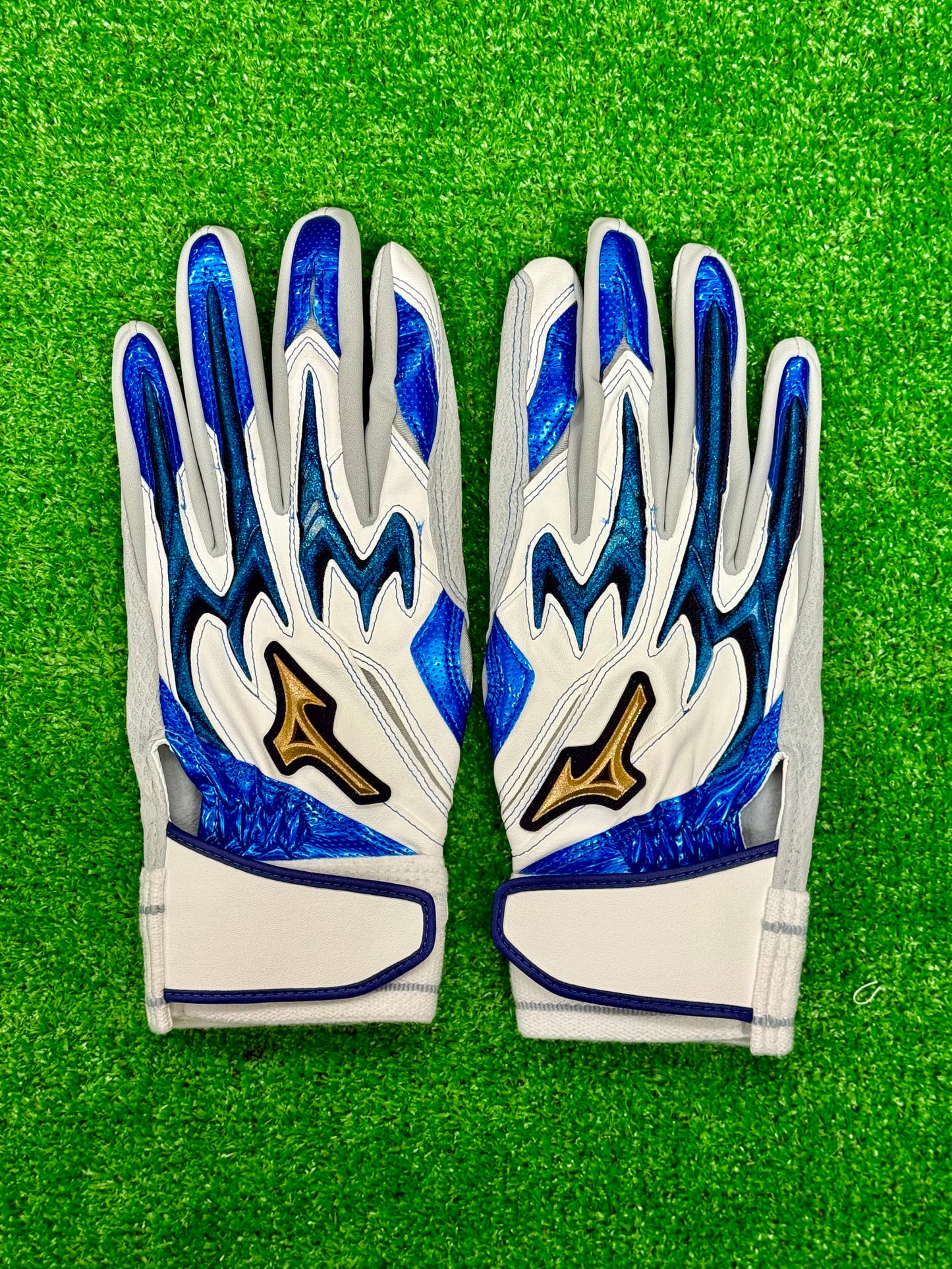 ミズノ　限定バッティング用手袋パワーアークライン　ラメシリコーン採用25AW限定カラー　1EJEA52901　ホワイト×ブルー