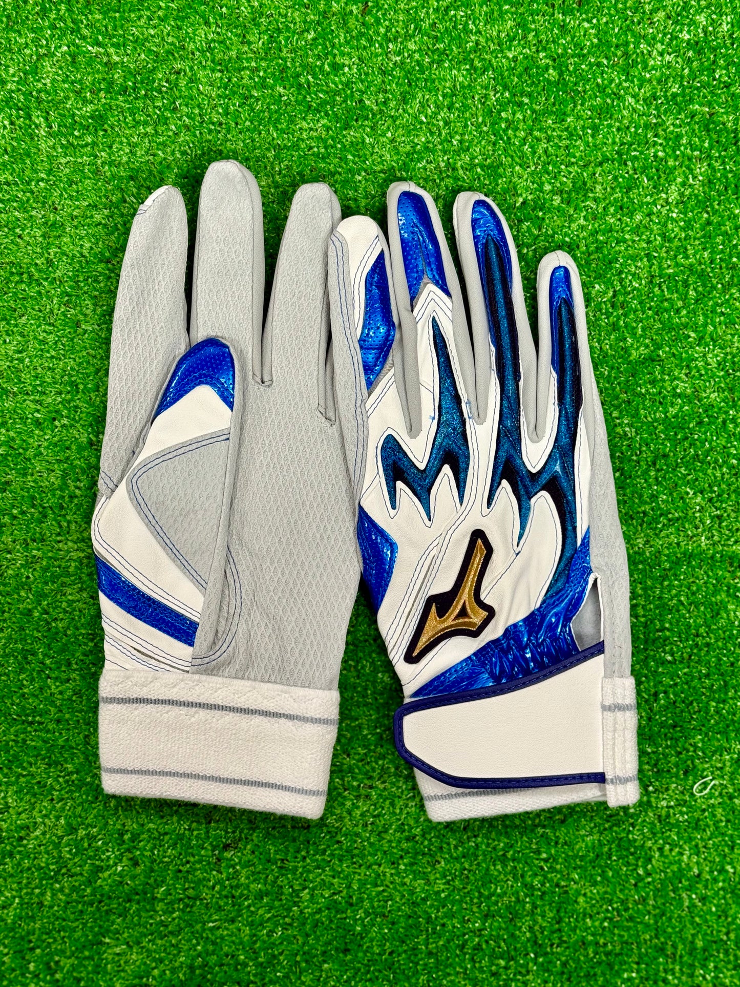 ミズノ　限定バッティング用手袋パワーアークライン　ラメシリコーン採用25AW限定カラー　1EJEA52901　ホワイト×ブルー