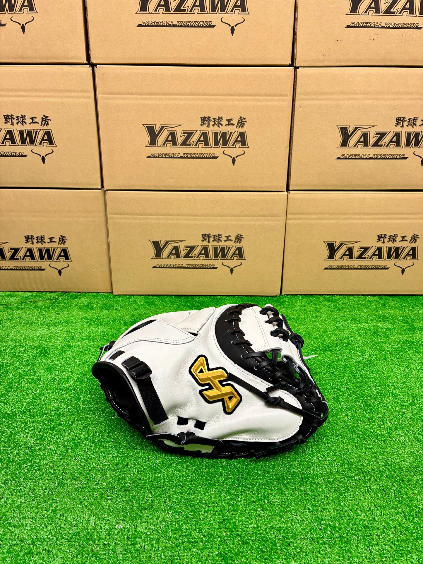 ハタケヤマ　限定軟式キャッチャーミット　2026PRO-M8E　ホワイト×ブラック