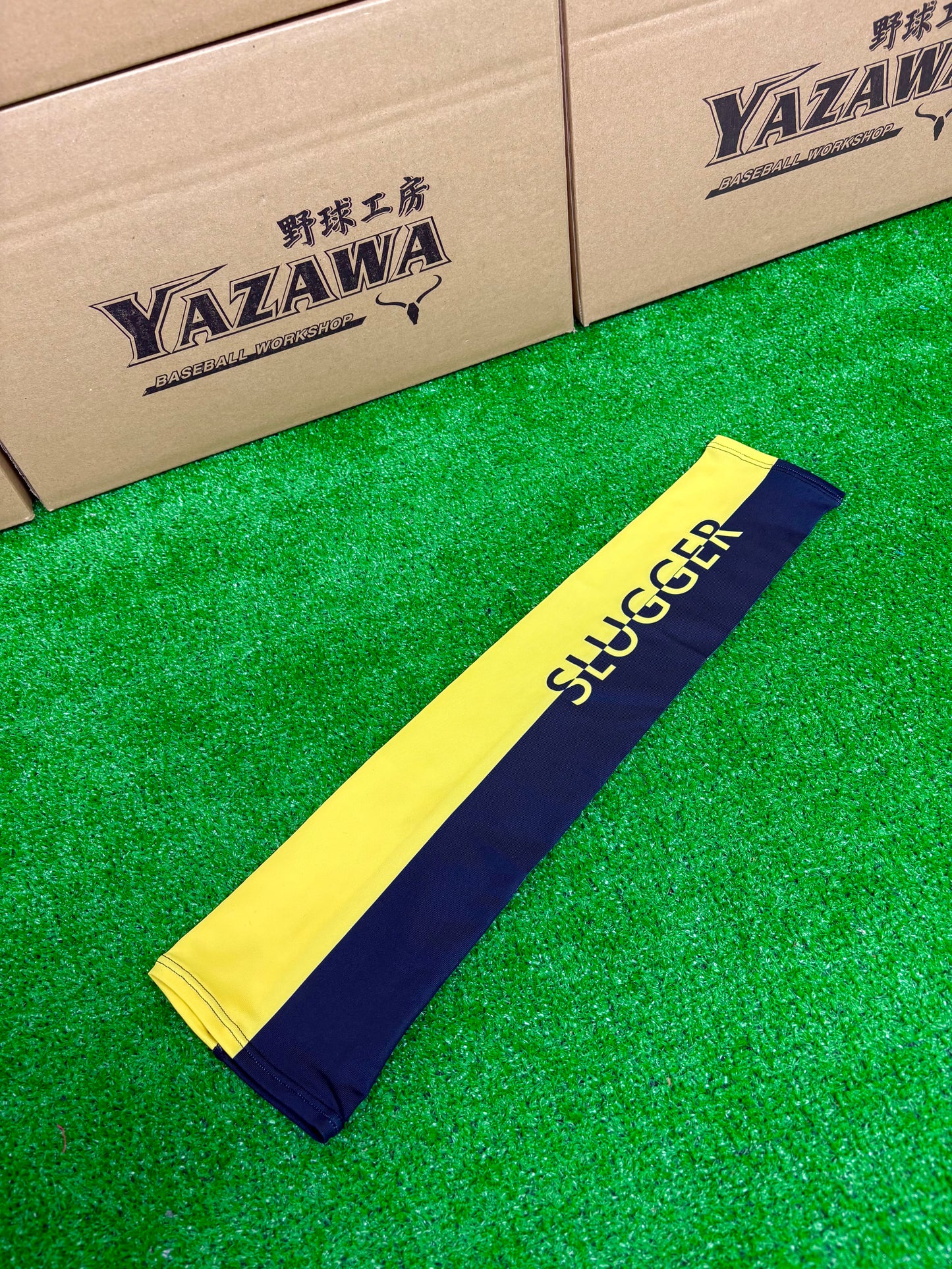 久保田スラッガー　限定アームスリーブ（ピンク×ブラック／水色×ブラック／エメラルド×ブラック／イエロー×ブラック）